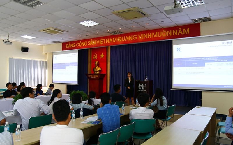 Chào Mừng Đoàn Học Viên Đại Học Fulbright Việt Nam Đến Tham Quan Khu Công Nghiệp Hiệp Phước