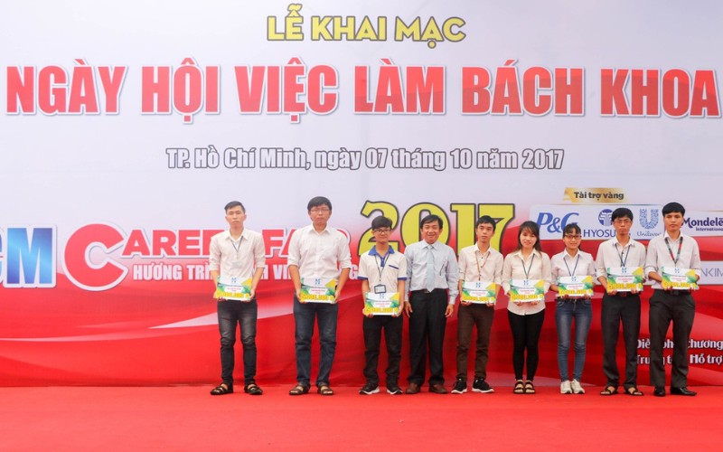 Hình ảnh Lễ trao Học bổng Đại học Bách Khoa