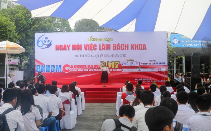 Hình ảnh Lễ trao Học bổng Đại học Bách Khoa