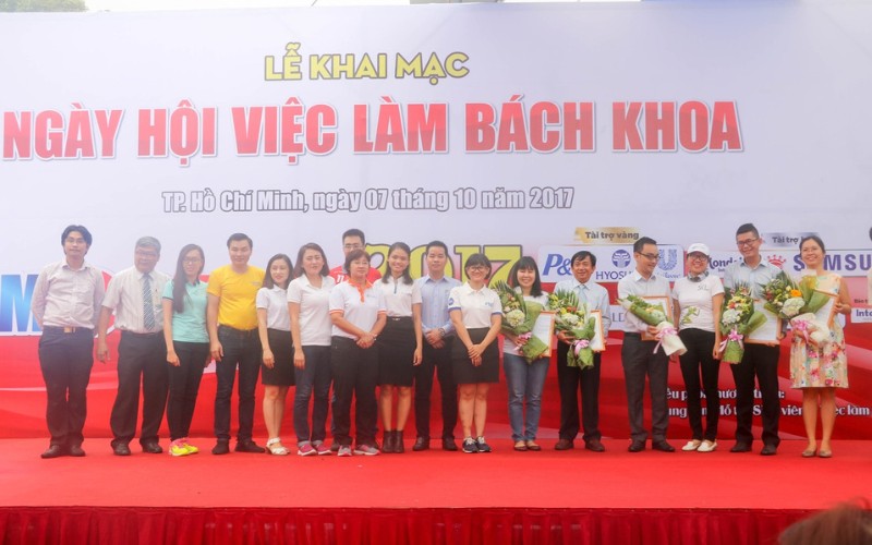 Hình ảnh Lễ trao Học bổng Đại học Bách Khoa