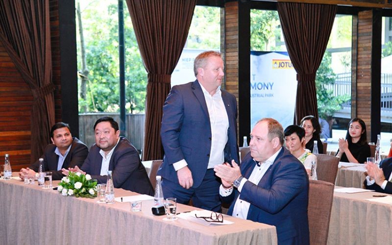 Lễ ký kết hợp đồng thuê lại đất giữa Công ty Cổ phần Khu công nghiệp Hiệp Phước và Tập đoàn sơn Jotun