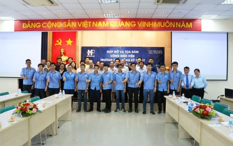 Tọa đàm cùng sinh viên Trường Cao Đẳng Kỹ Thuật Cao Thắng tại Khu Công Nghiệp Hiệp Phước