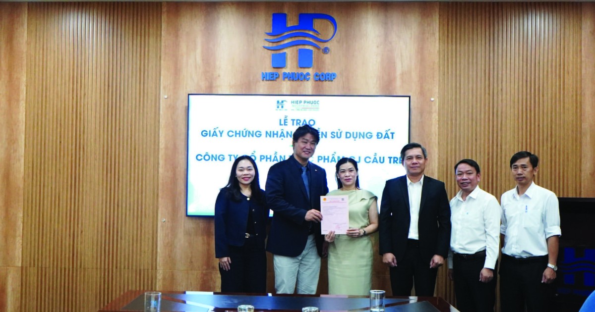 Hipc Trao Giấy Chứng Nhận Quyền Sử Dụng Đất Cho Công Ty Cổ Phần Thực Phẩm Cj Cầu Tre | Khu Công Nghiệp Hiệp Phước