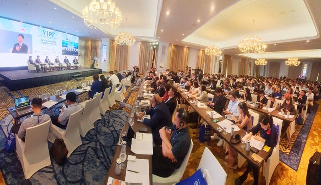 Diễn đàn Bất động sản công nghiệp Việt Nam là sự kiện thường niên chuyên sâu về lĩnh vực bất động sản công nghiệp và kết nối đầu tư