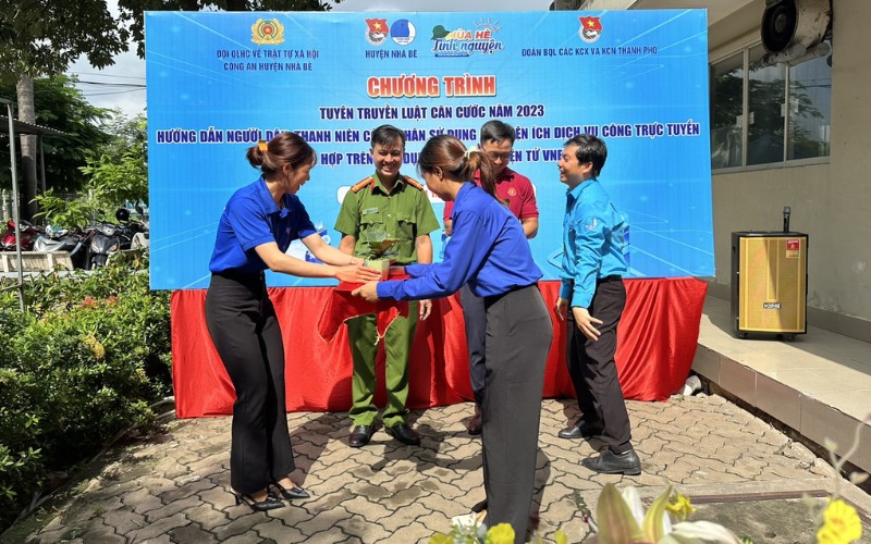 Buổi tuyên truyền Luật căn cước năm 2023 tại Nhà lưu trú KCN Hiệp Phước