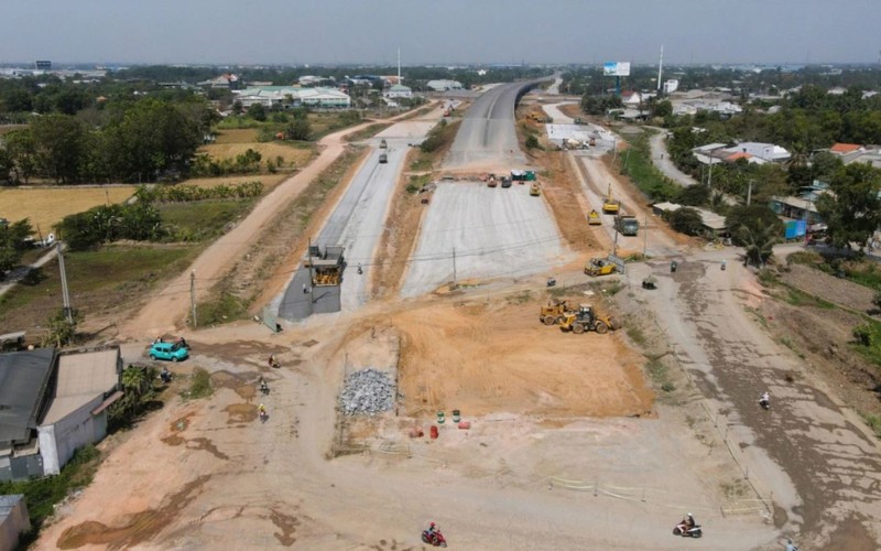 Cao tốc Bến Lức - Long Thành bứt tốc, đoạn TP.HCM - Long An thông xe trong 2024