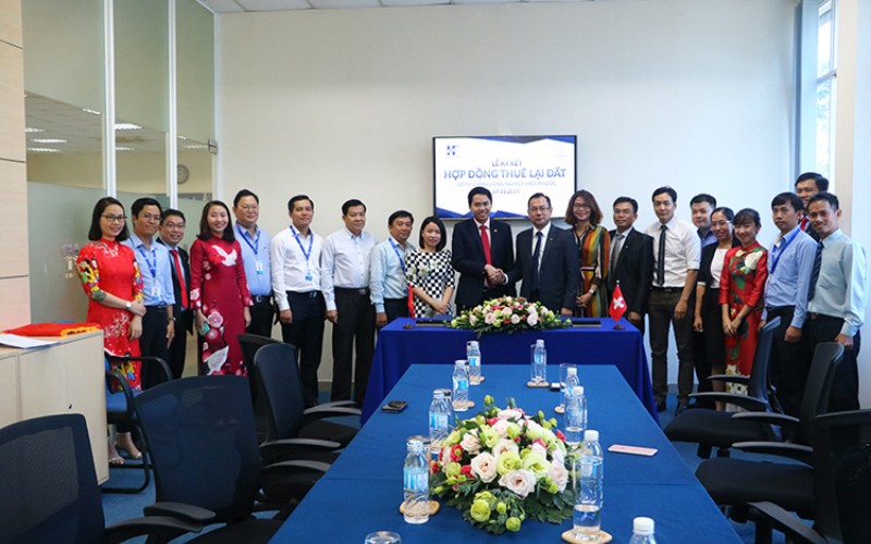 Chúc mừng Lễ Ký kết hợp đồng thuê lại đất giữa HIPC và Schindler đã diễn ra thành công tốt đẹp