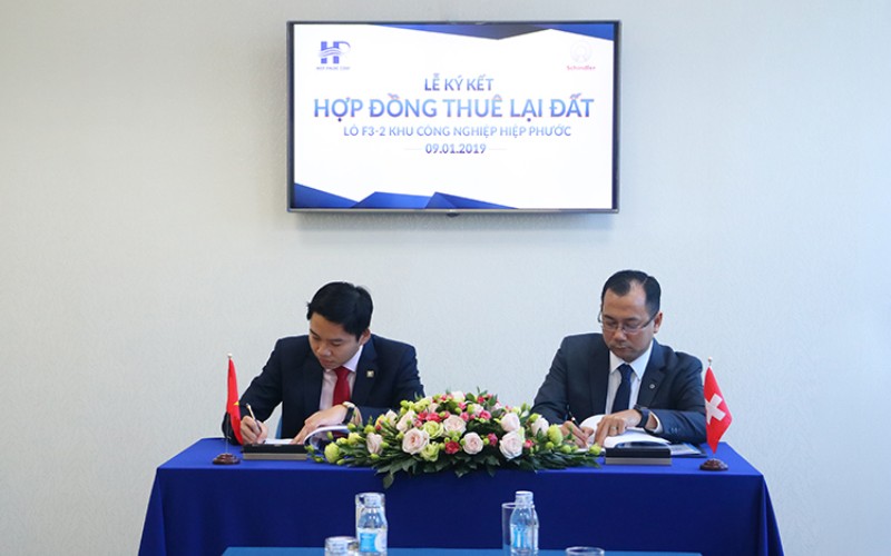 Lễ Ký kết hợp đồng thuê lại đất giữa HIPC và Công ty TNHH Schindler Việt Nam