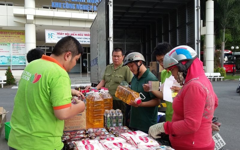 Chương trình “bán hàng lưu động bình ổn giá” tại trung tâm sinh hoạt công nhân KCN Hiệp Phước