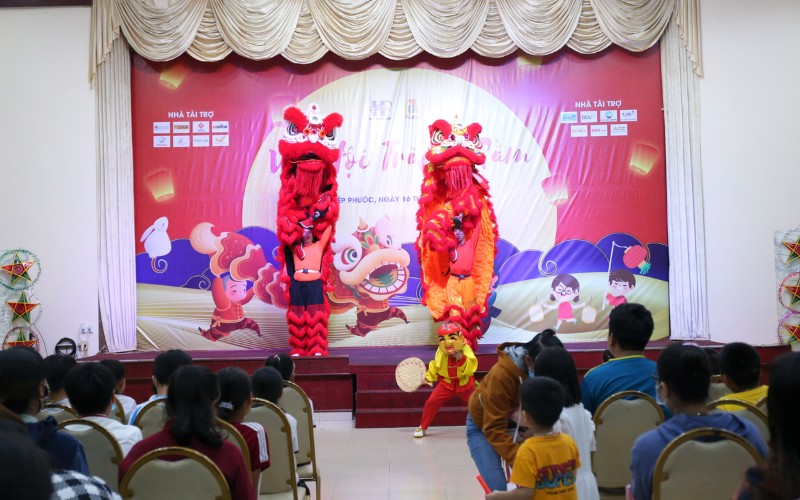 Nhiều hoạt động vui chơi giải trí đã được tổ chức cho các em nhỏ vui Trung thu