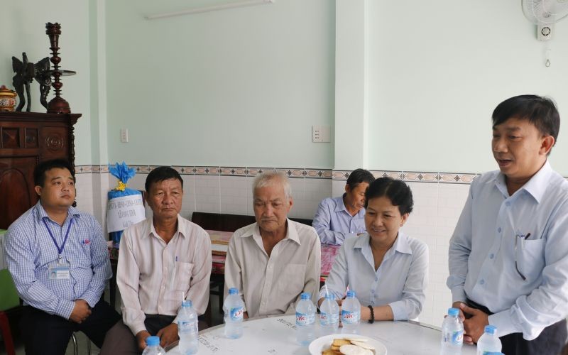 Công ty Cổ phần Khu công nghiệp Hiệp Phước trao tặng nhà tình thương