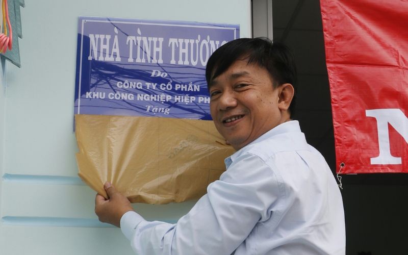 Công ty Cổ phần Khu công nghiệp Hiệp Phước trao tặng nhà tình thương
