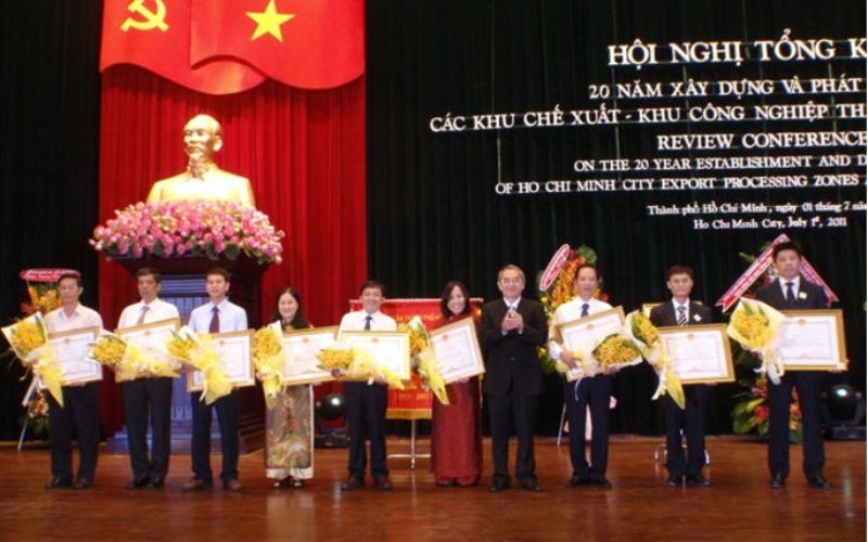 CTY CP KCN HIỆP PHƯỚC ĐÓN NHẬN BẰNG KHEN CỦA THỦ TƯỚNG