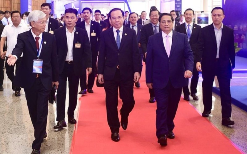 Thủ tướng Phạm Minh Chính tham dự Diễn đàn Kinh tế Thành phố