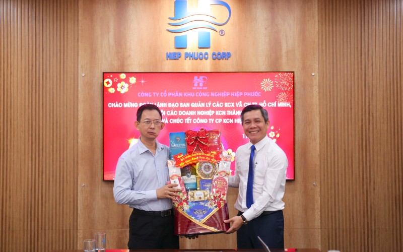 HIPC đón đoàn lãnh đạo TP.HCM đến chúc Tết 2025, kỳ vọng tháo gỡ quỹ đất, thúc đẩy phát triển KCN Hiệp Phước và thu hút mạnh vốn FDI.