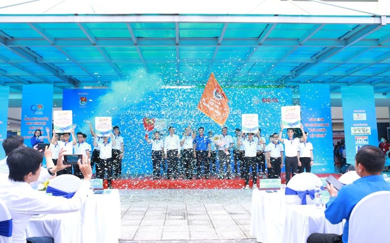 HIPC đồng hành cùng Chương trình Tiếp sức người lao động và Sàn giao dịch việc làm 2021