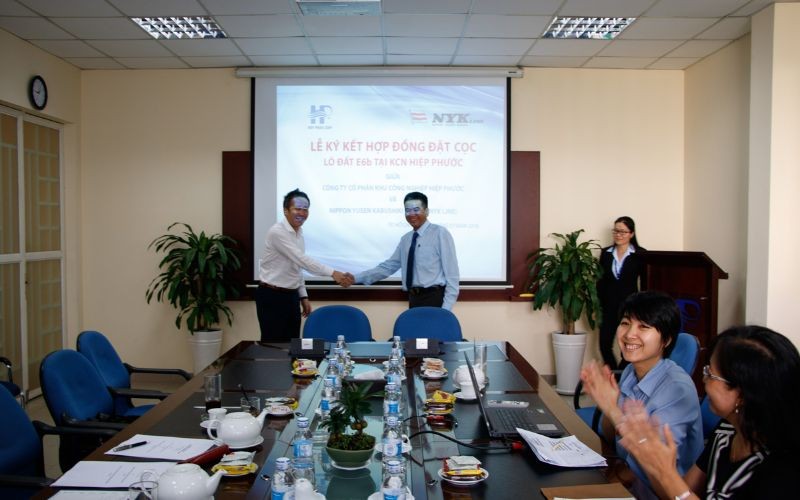 HIPC và NIPPON YUSEN KABUSHIKI KAISHA (NYK LINE) tiến hành ký Hợp đồng đặt cọc