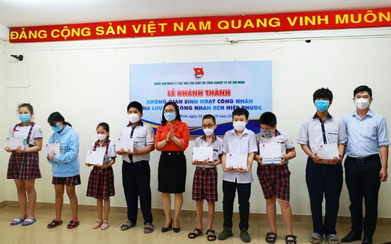 Học bổng "Tiếp sức đến trường" cho con em công nhân KCN Hiệp Phước