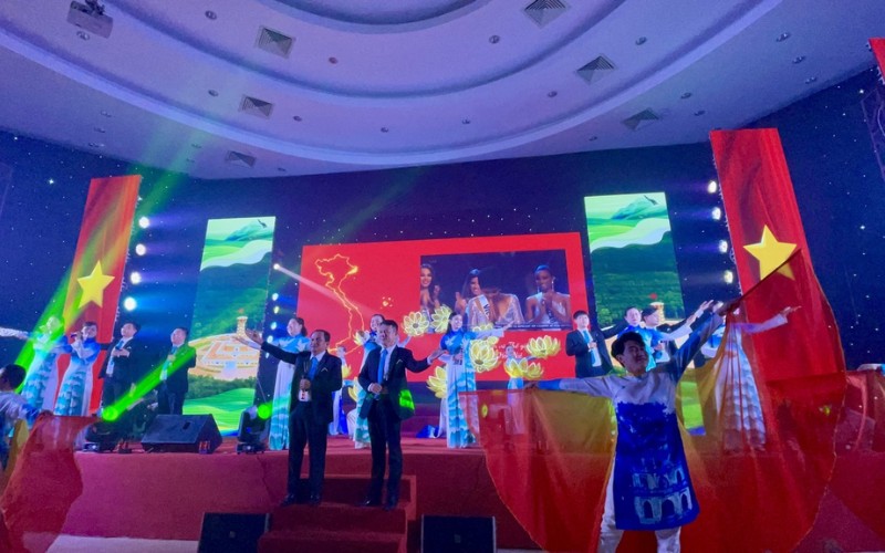 HIPC trình diễn tạiHội thi tiếng hát chào mừng kỷ niệm 35 năm ngày thành lập IPC