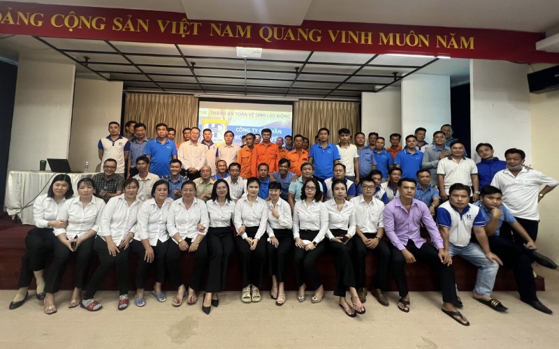 Huấn luyện an toàn, vệ sinh lao động Nhóm 4 HIPC