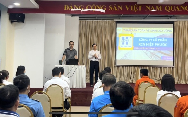 Huấn luyện an toàn, vệ sinh lao động Nhóm 4 HIPC