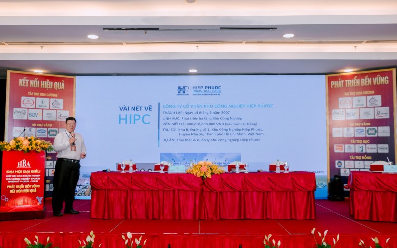 Ông Giang Ngọc Phương - Phó Tổng Giám đốc Công ty CP KCN Hiệp Phước giới thiệu KCN Hiệp Phước tại Đại hội