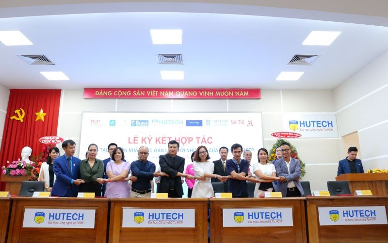 KCN Hiệp Phước ký kết hợp tác cùng Trường Đại học HUTECH đào tạo nhân lực trình độ cao cho Doanh nghiệp