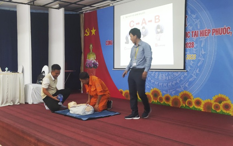 Khóa huấn luyện Sơ cấp cứu cho người lao động HIPC