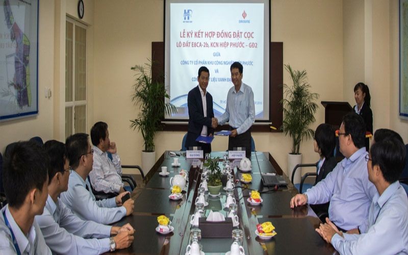 Lễ ký kết Hợp đồng đặt cọc giữa Công ty Cổ phần Khu công nghiệp Hiệp Phước và Công ty vật liệu xanh Đại Dũng