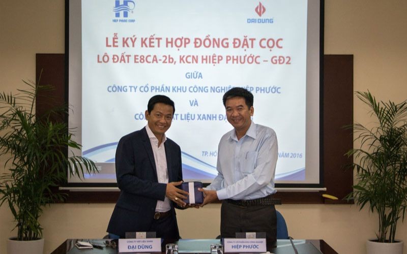 Lễ ký kết Hợp đồng đặt cọc giữa Công ty Cổ phần Khu công nghiệp Hiệp Phước và Công ty vật liệu xanh Đại Dũng