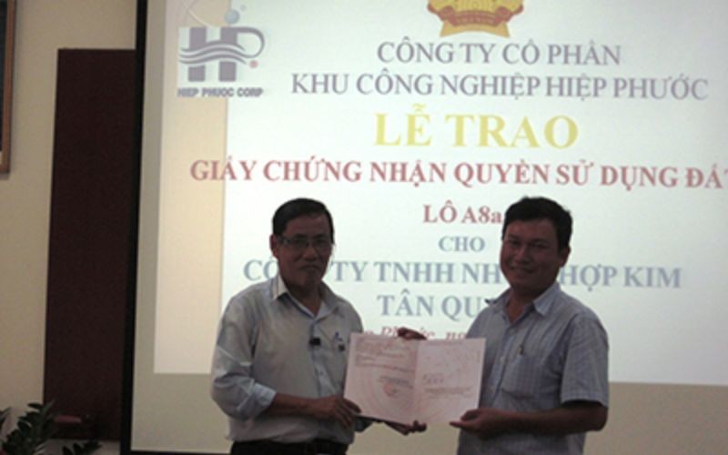 Lễ trao GCNQSDĐ cho Công ty TNHH Nhôm Hợp Kim Tân Quang