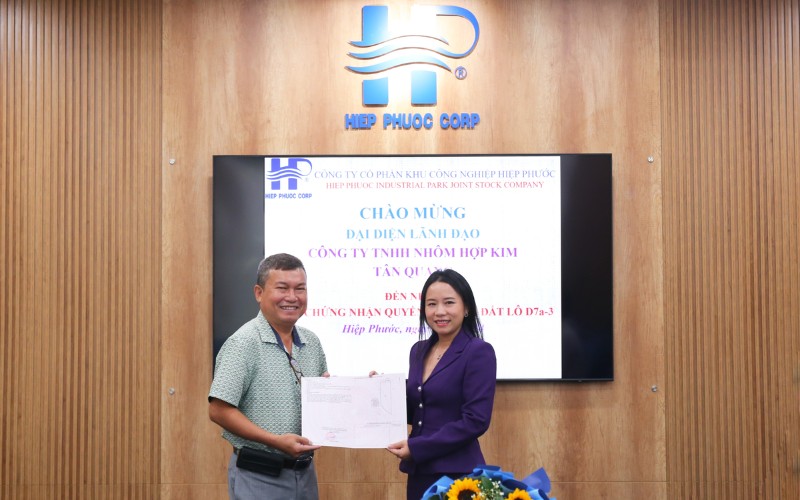 Lễ Trao Gcnqsdđ Lô 7A-3 Cho Công Ty Tnhh Nhôm Hợp Kim Tân Quang