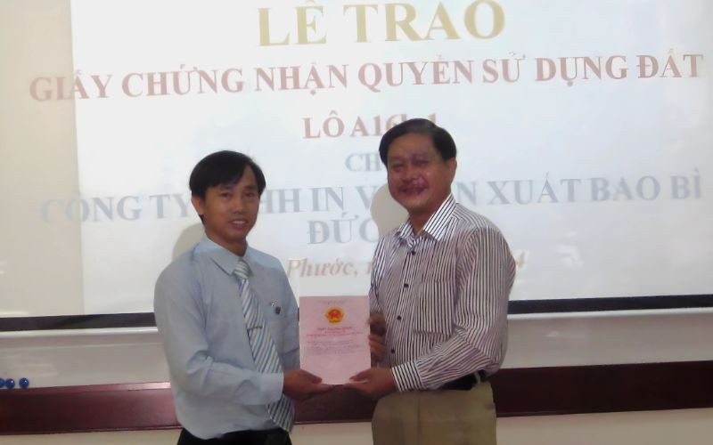 Trao GCNQSDĐ cho công ty Đức Mỹ