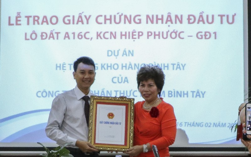 Trao Giấy chứng nhận đầu tư dự án Hệ thống Kho hàng Bình Tây của Công ty Cổ phần Thực phẩm Bình Tây